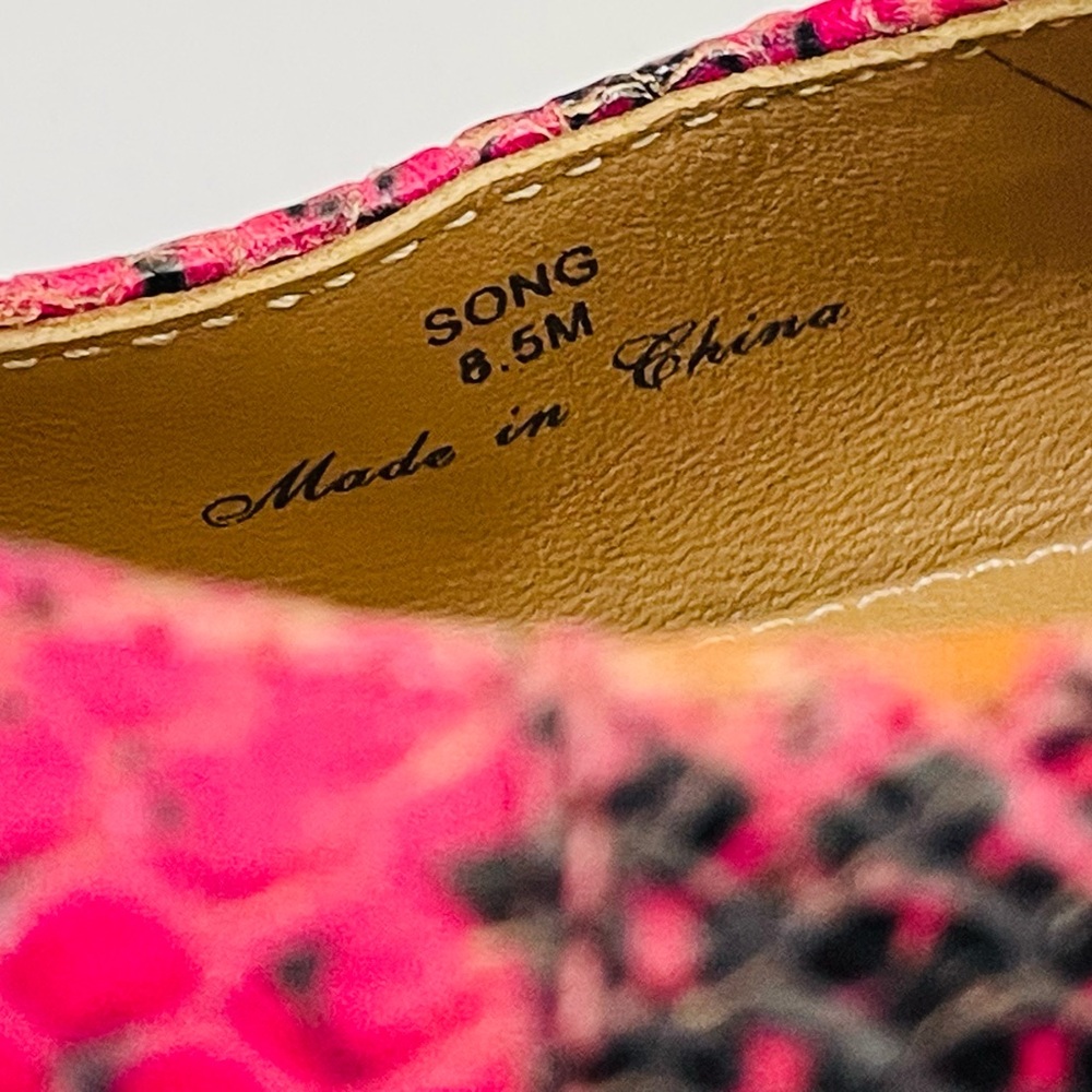 Donald J. Pliner Song Leather Slingback Pumps, Magenta Snakeskin, EUC - Picture 9 of 15